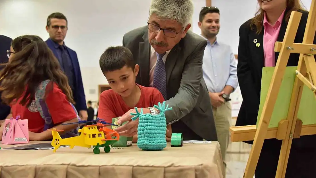 MSKÜ'de sosyal sorumluluk projesi: 'Sürdürülebilirliğe merhaba de' sergisi açıldı
