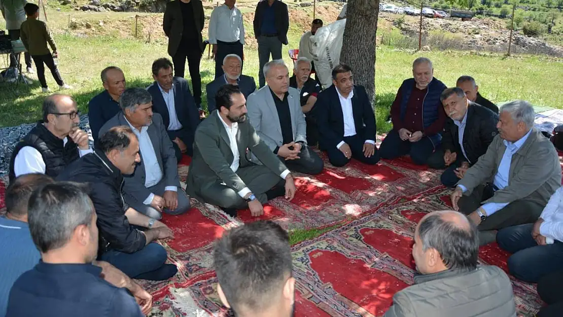 Mücahit Arınç, Demirci'de mahalle hayırlarına katıldı
