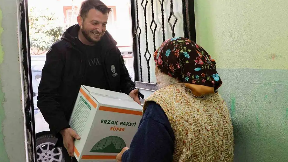 Mudanya Belediyesi'nden erzak desteği