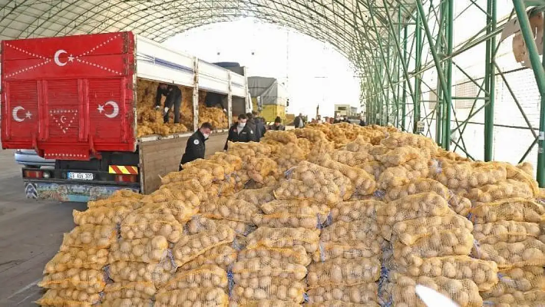 Mudanya Belediyesi'nden ihtiyaç sahiplerine 80 ton patates