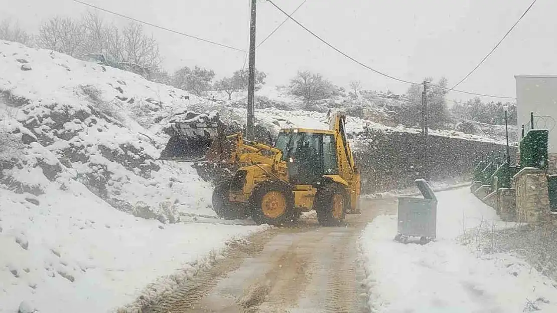 Mudanya Belediyesi'nden kar mesaisi