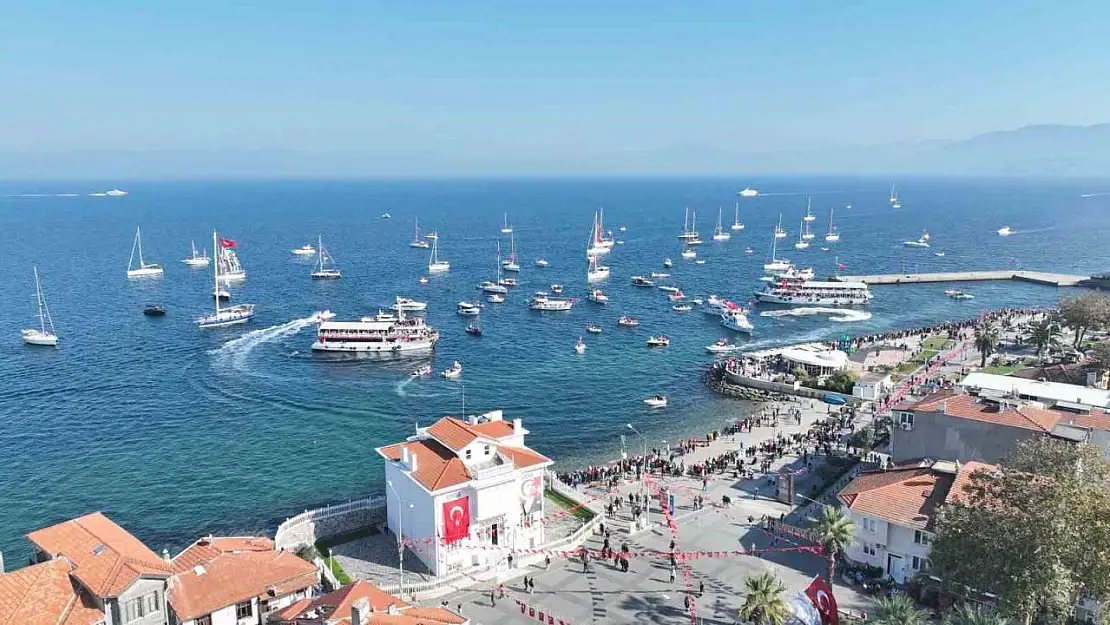 Mudanya'da denizden karaya cumhuriyet coşkusu