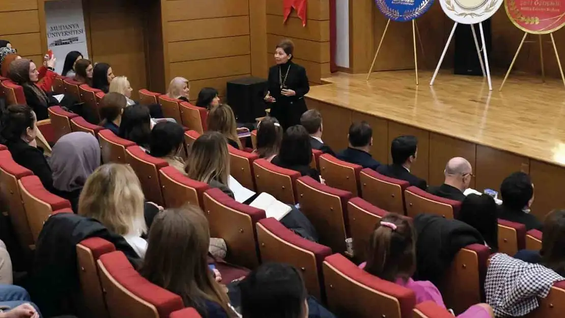 Mudanya Üniversitesi'nde yeni dünyada çocuk olmak semineri gerçekleştirildi