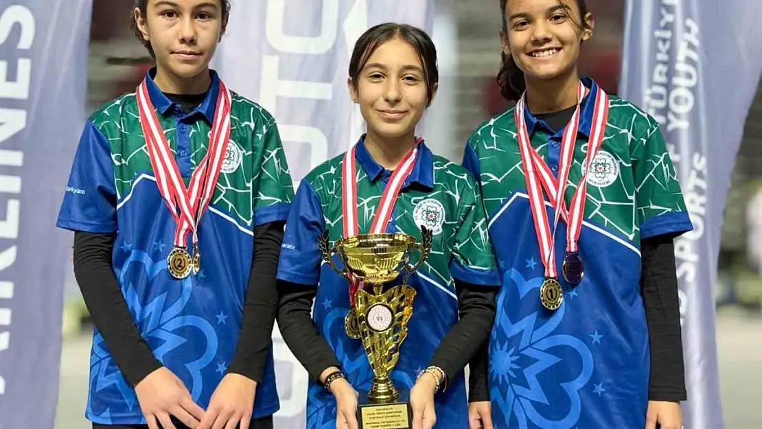 Muğla Büyükşehir U-13 okçuluk takımı Türkiye şampiyonu