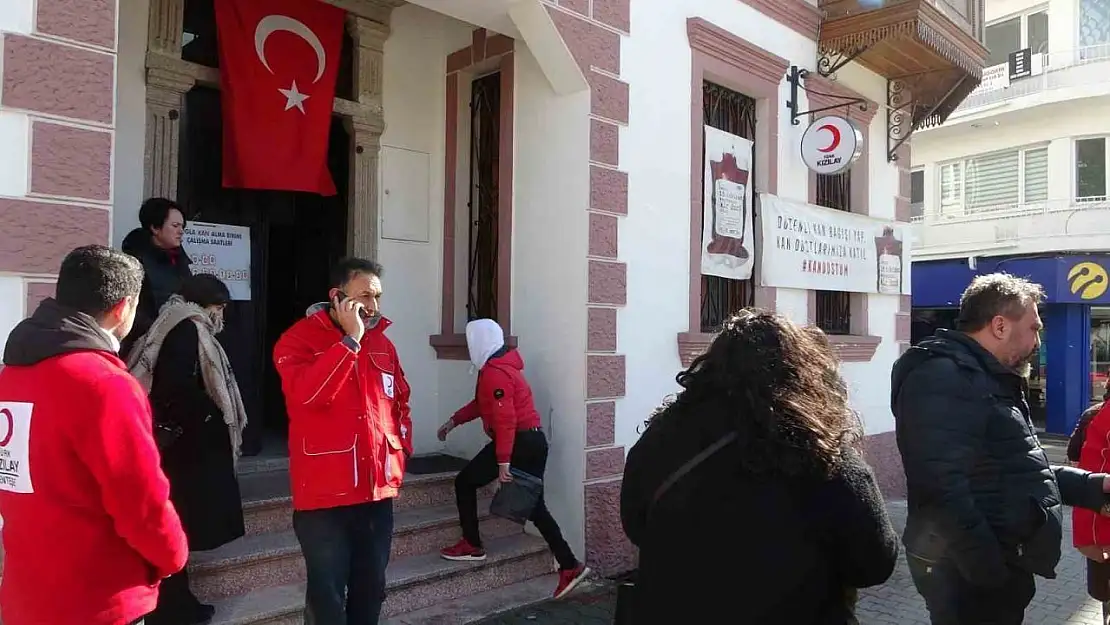 Muğla'da depremzedeler için kan bağışına yoğun ilgi