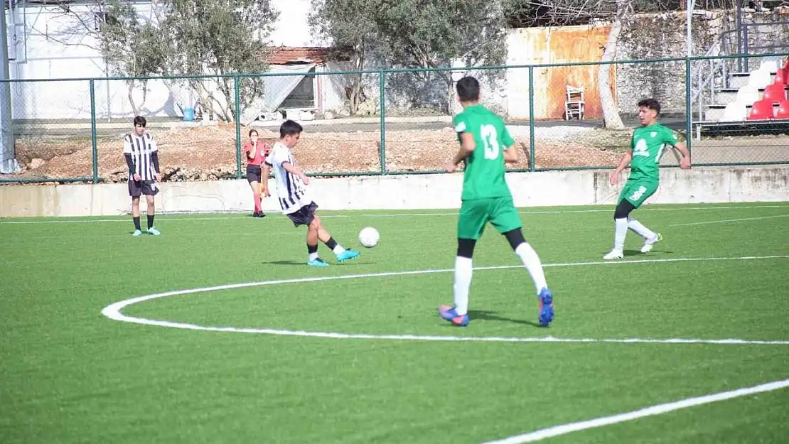 Muğla'da okul sporları futbol grup birinciliği başladı