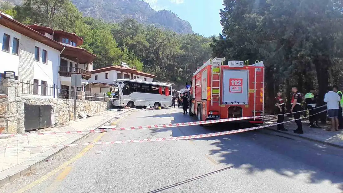 Muğla'daki feci kaza araç kamerasına yansıdı