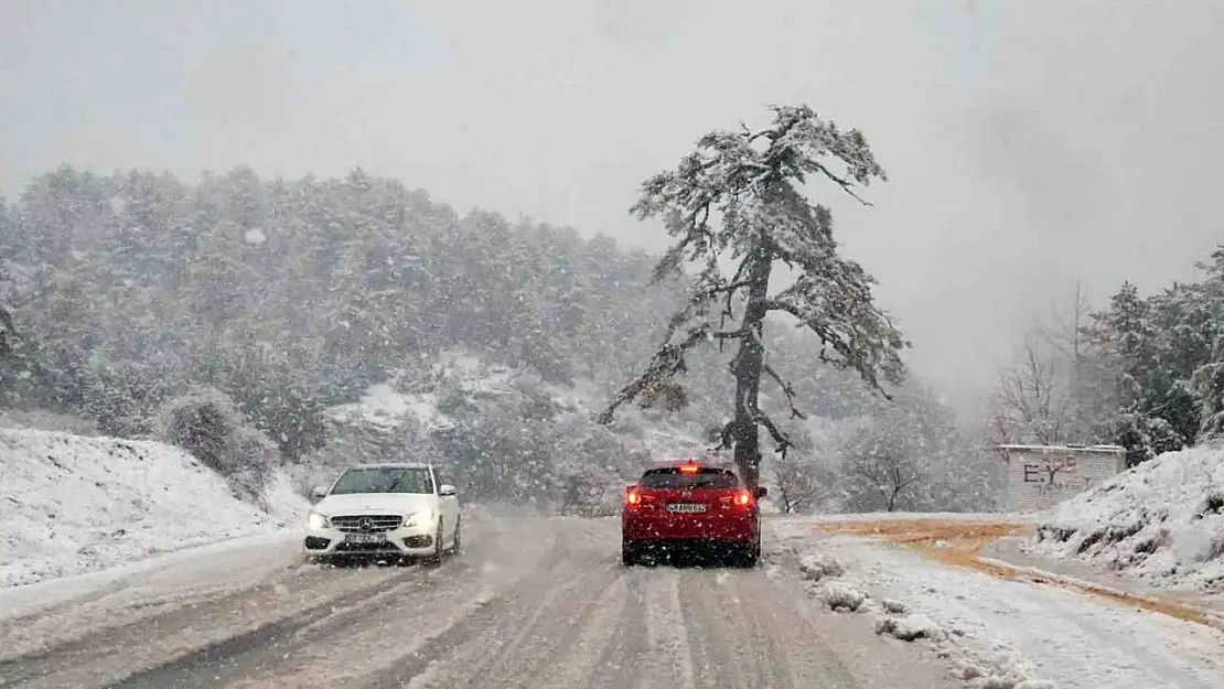 Muğla'nın yüksek kesimleri beyaza büründü