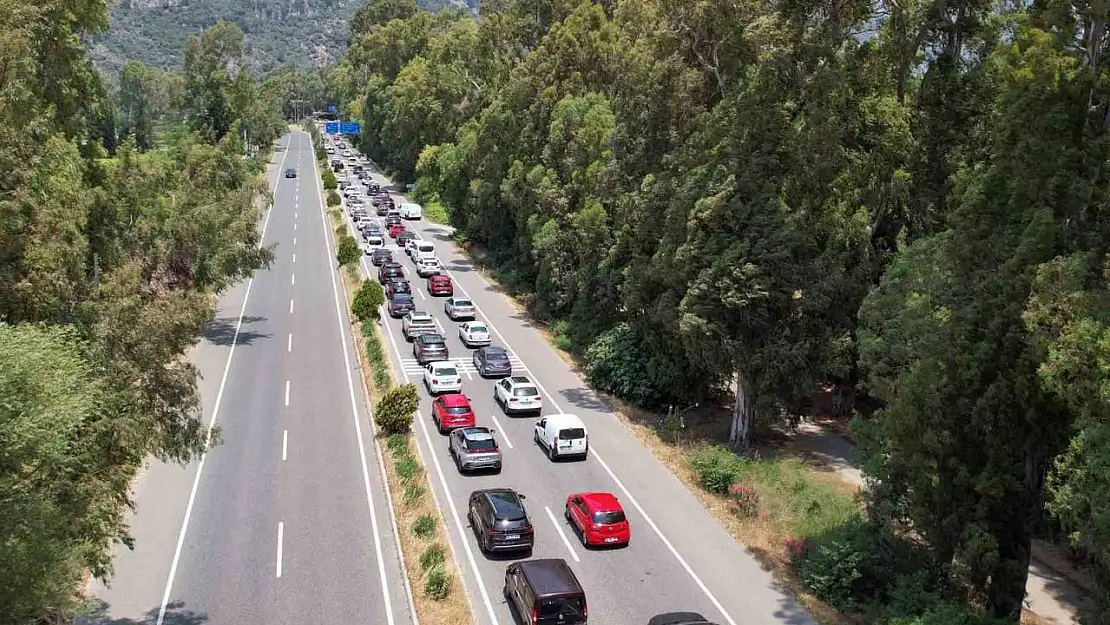 Muğla'ya bayram tatilinde 246 bin 582 araç giriş yaptı