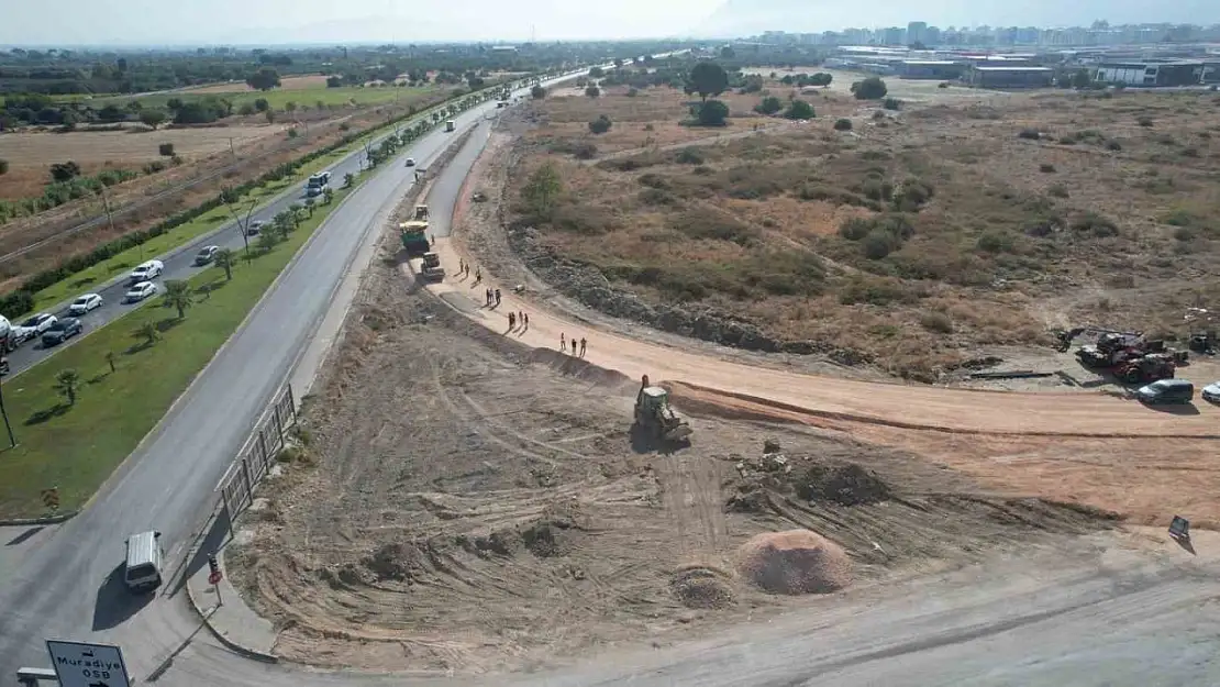 Muradiye OSB Kavşağı'ndaki trafik sıkışıklığı ortadan kalkıyor