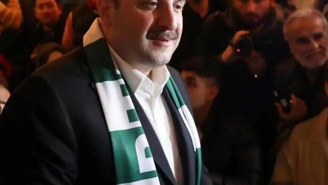 Mustafa Varank Bursaspor'un deplasman sponsoru oldu