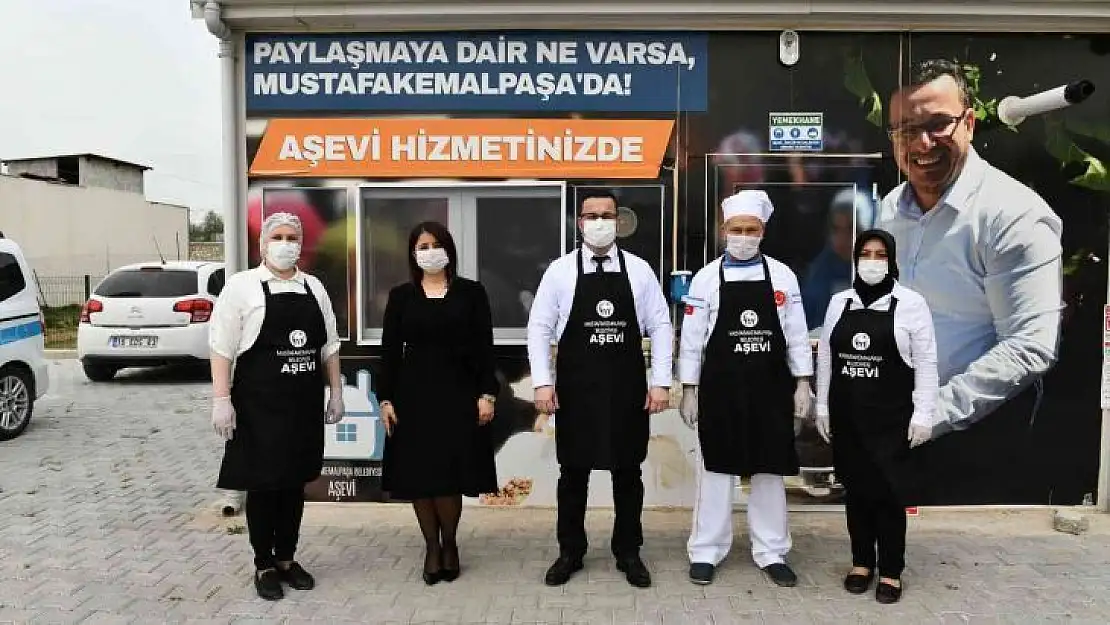 Mustafakemalpaşa Belediyesi 2021'de yüzlerce ailenin yüzünü güldürdü
