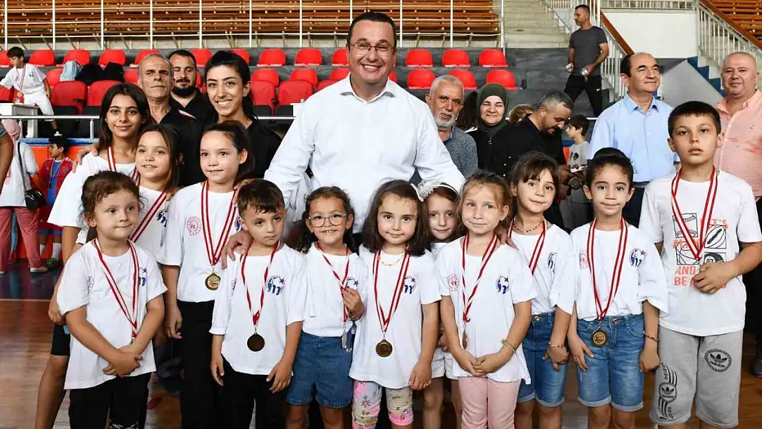 Mustafakemalpaşa'lı gençler madalyalarını aldı