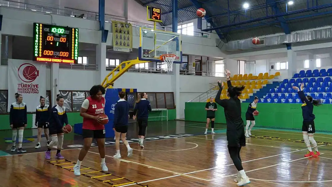 Namağlup kadın basketbolcular, 8 Mart Dünya Kadınlar Günü'nde şampiyonluk için sahada