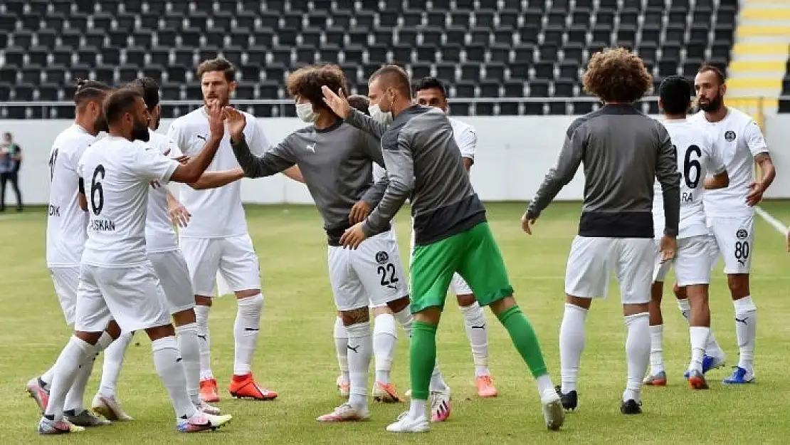 Namağlup tek takım olan Manisa FK galibiyet peşinde