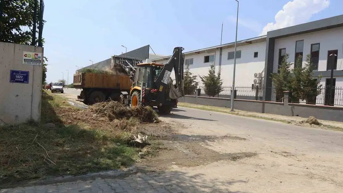 Nazilli Belediyesi temizlik çalışmalarını sürdürüyor