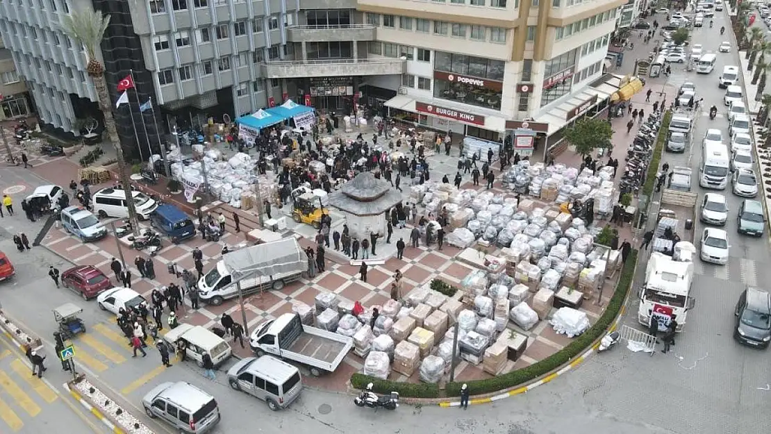 Nazilli'de 5 tır ve 2 kamyon dolusu yardım malzemesi toplandı