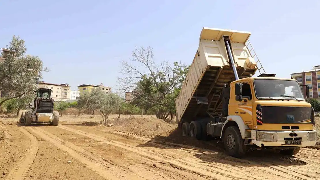 Nazilli'de bir mahalleye üç yeni yol birden