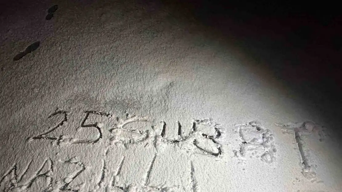 Nazilli'de dağ köyleri beyaza büründü
