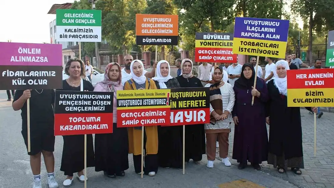 Nazilli'de yakınları uyuşturucu bağımlısı olan ailelerden ilginç eylem