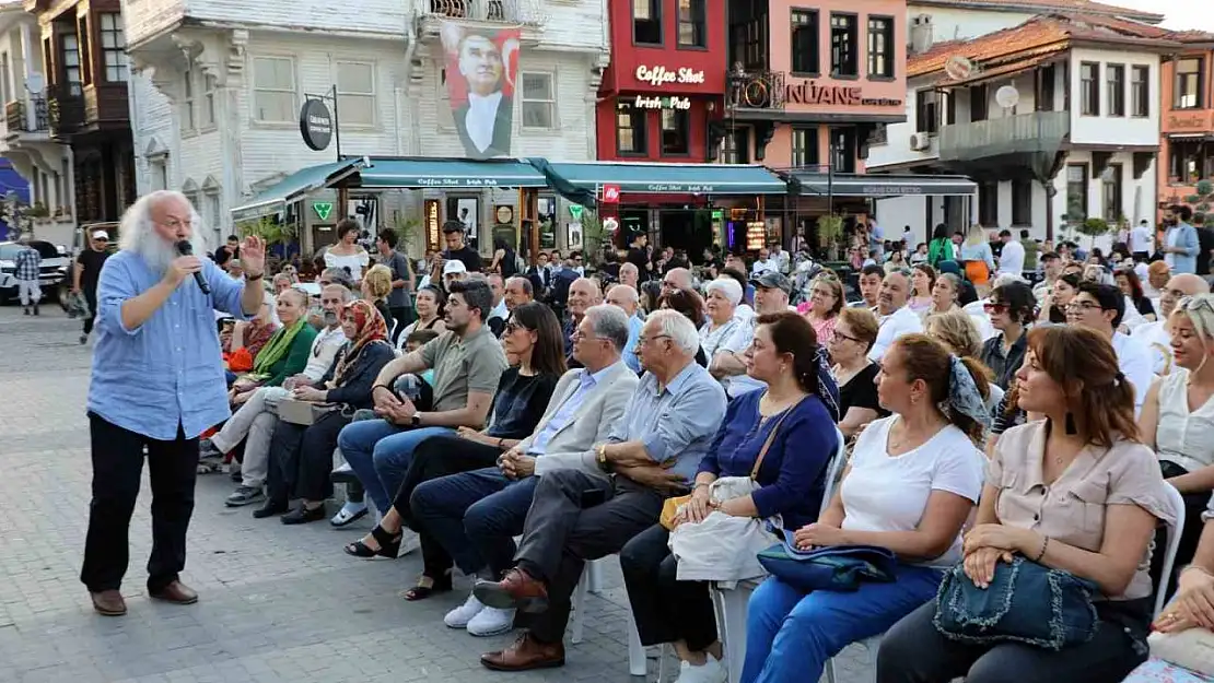 Nazım Hikmet Mudanya'da şiir ve şarkılarla anıldı