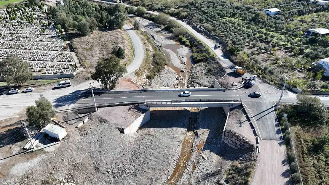 Nif Çayı Köprüsü yenilenerek trafiğe açıldı