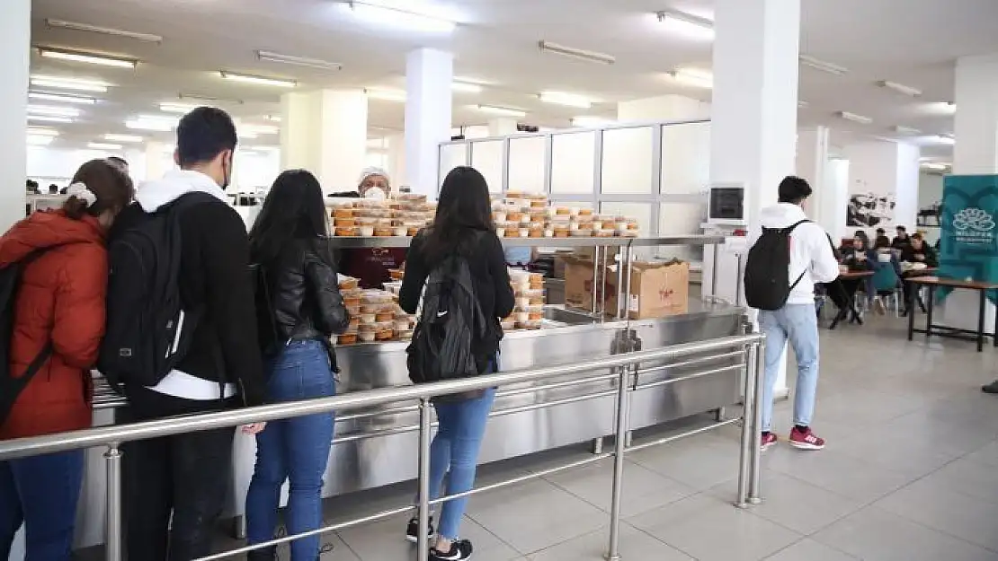 Nilüfer Belediyesi'nden öğrencilere iftar yemeği