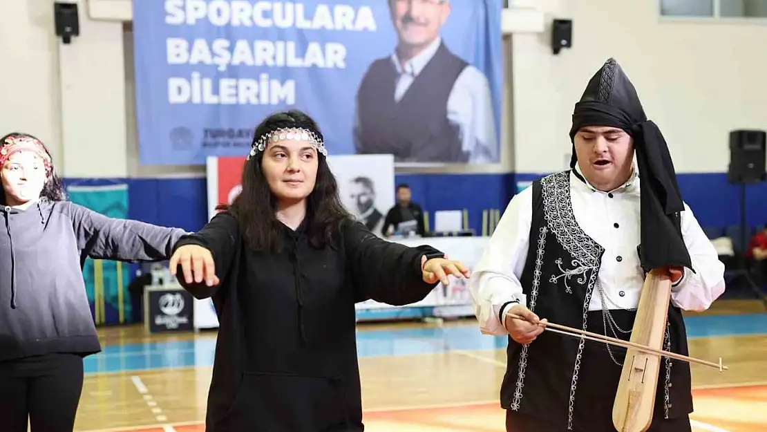 Nilüfer'de özel çocukların gösterisi alkış aldı