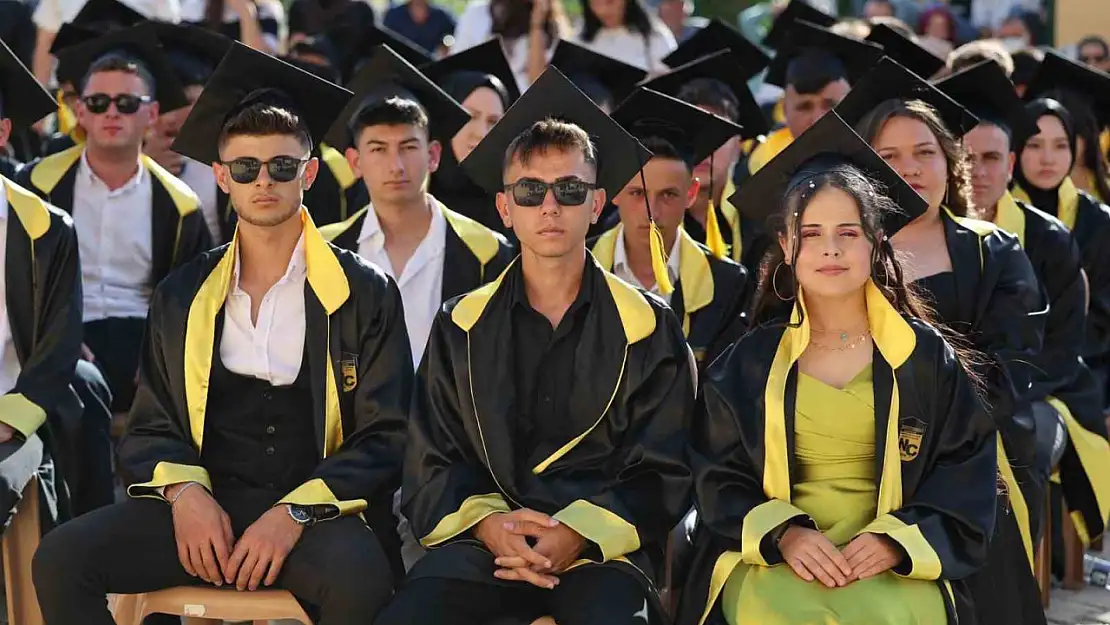 Nurettin Çarmıklı Madencilik Mesleki ve Teknik Anadolu Lisesi ilk mezunlarını verdi