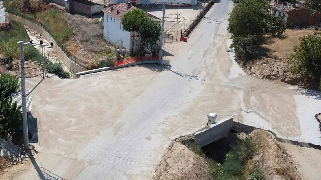 Ocaklı Mahallesi'nde bozulan yol yenilendi