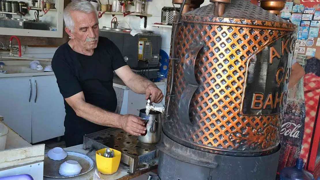 Odun ateşinde çay dönemi