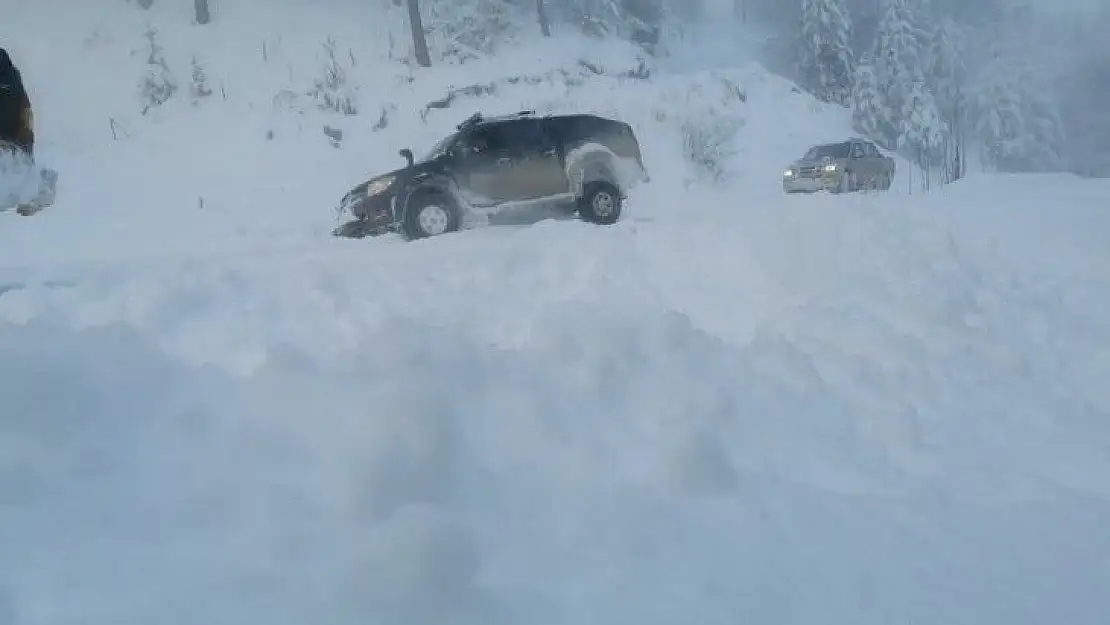 Off Road'çılar Ulus Dağı'nda karda macerayı yaşadı