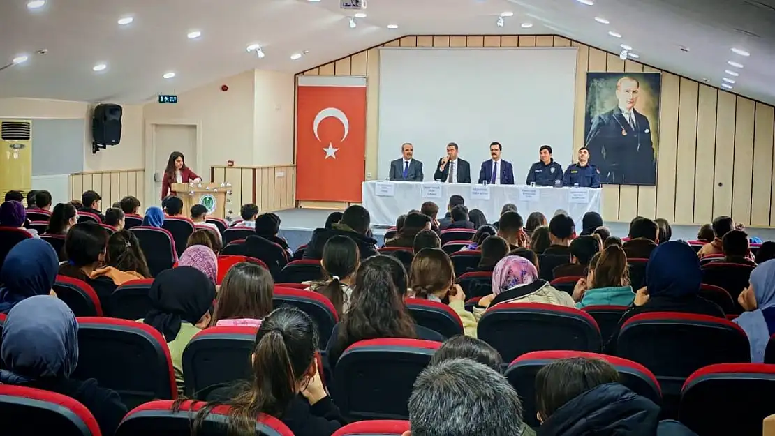 Öğrenciler merak ettikleri meslekleri yakından tanıdı