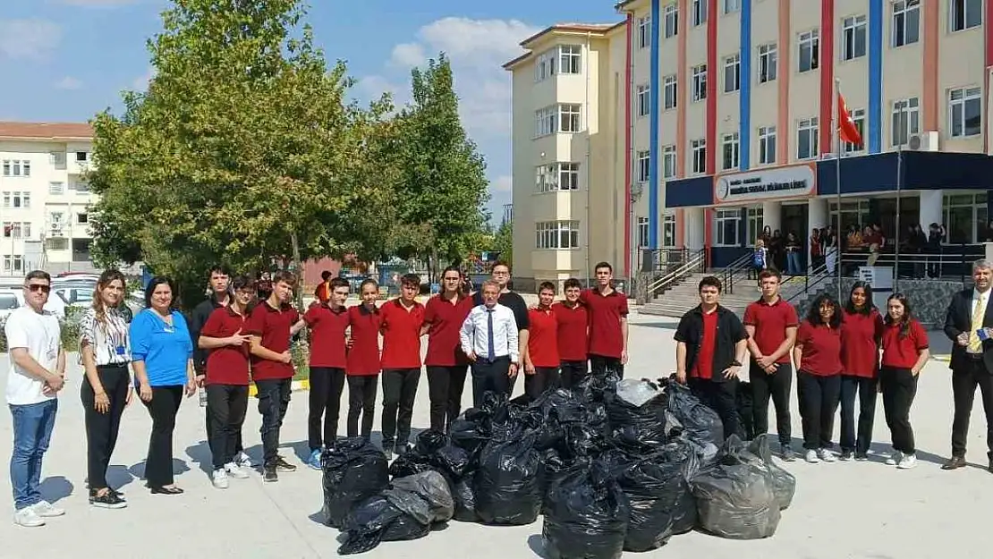 Öğrencilerden geri dönüşüme destek