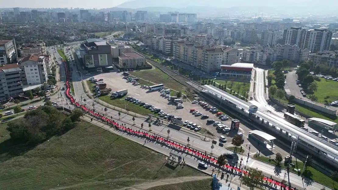 Öğrencilerden teröre lanet, 'Yaşasın Cumhuriyet' yürüyüşü