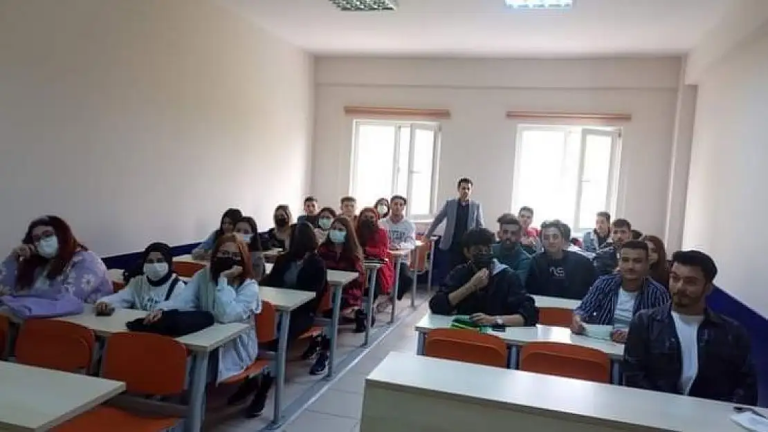 Öğrencilere bağımlılıkla mücadele semineri