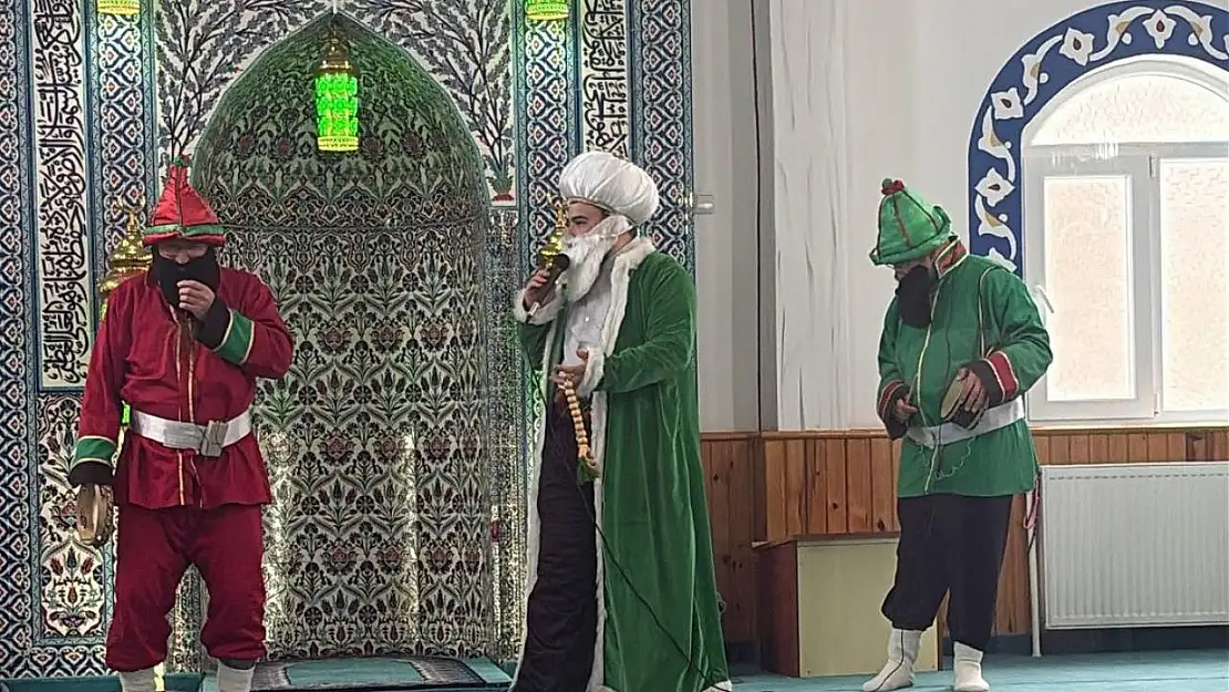 Öğrencilere Hacivat, Karagöz ve Nasreddin Hoca gösterisi sunuldu
