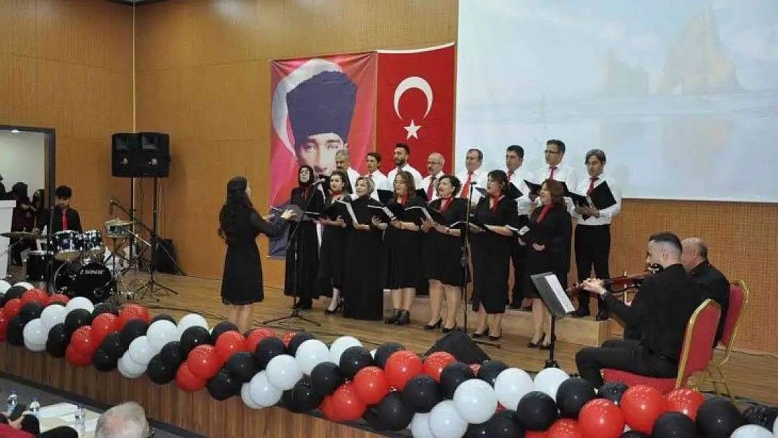 Öğretmenler korosundan muhteşem konser