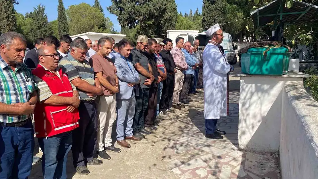 Öldürüldükten sonra orman gömülen genç kız toprağa verildi