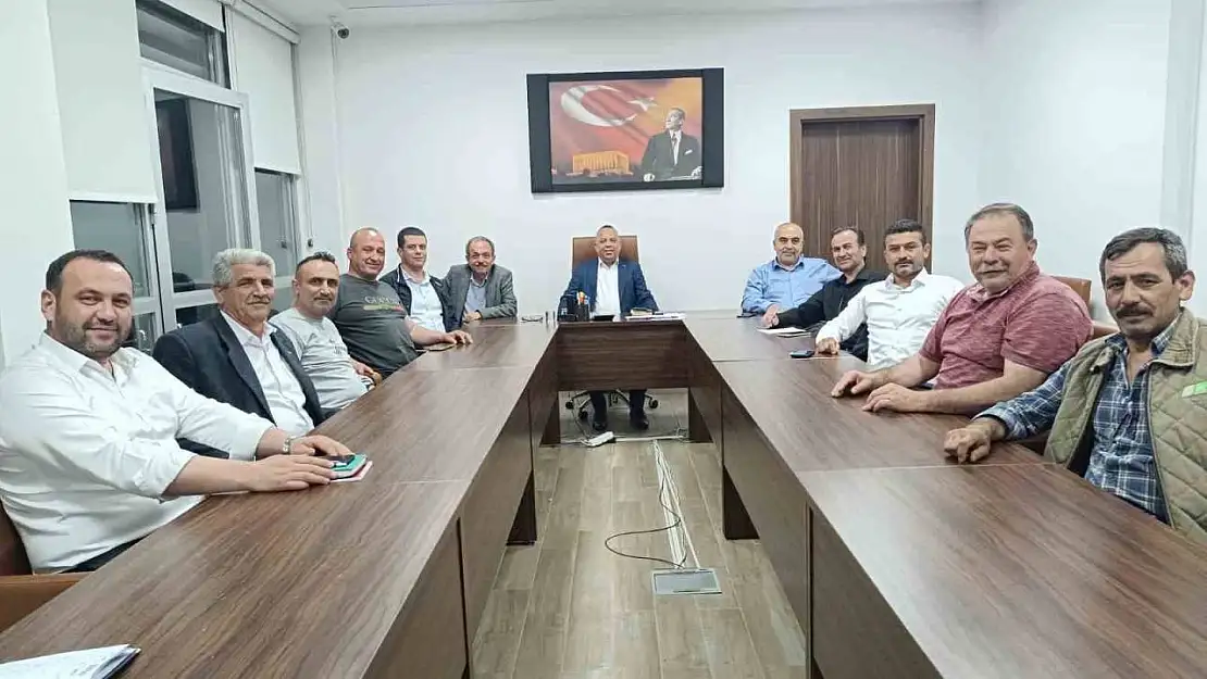 Önce halka soruyor, sonra uyguluyor