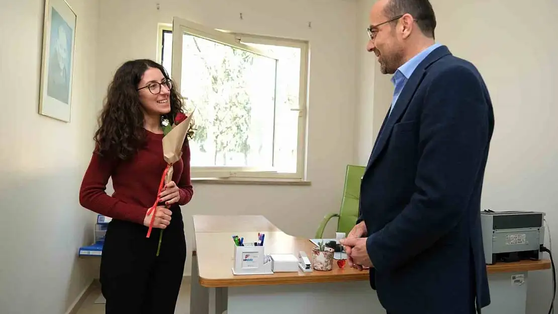 Orhaneli Belediye Başkanı Tayır sağlık çalışanlarını ziyaret etti