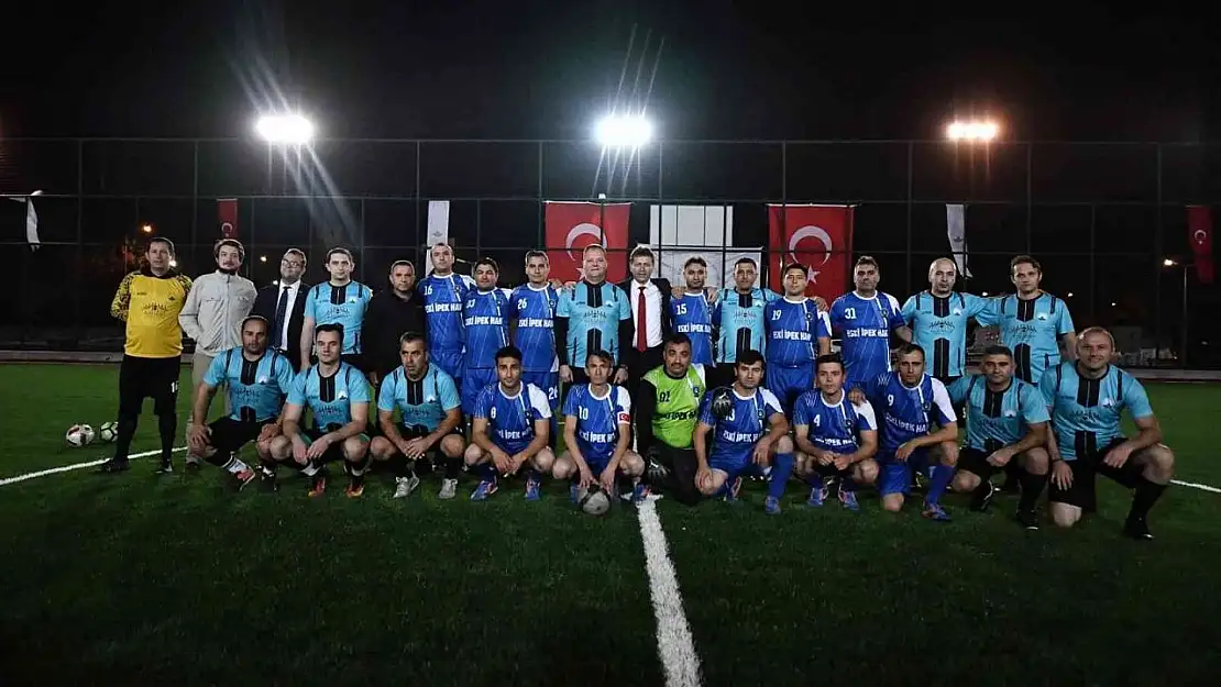 Osmangazi Belediyesi birimler arası futbol turnuvası başladı