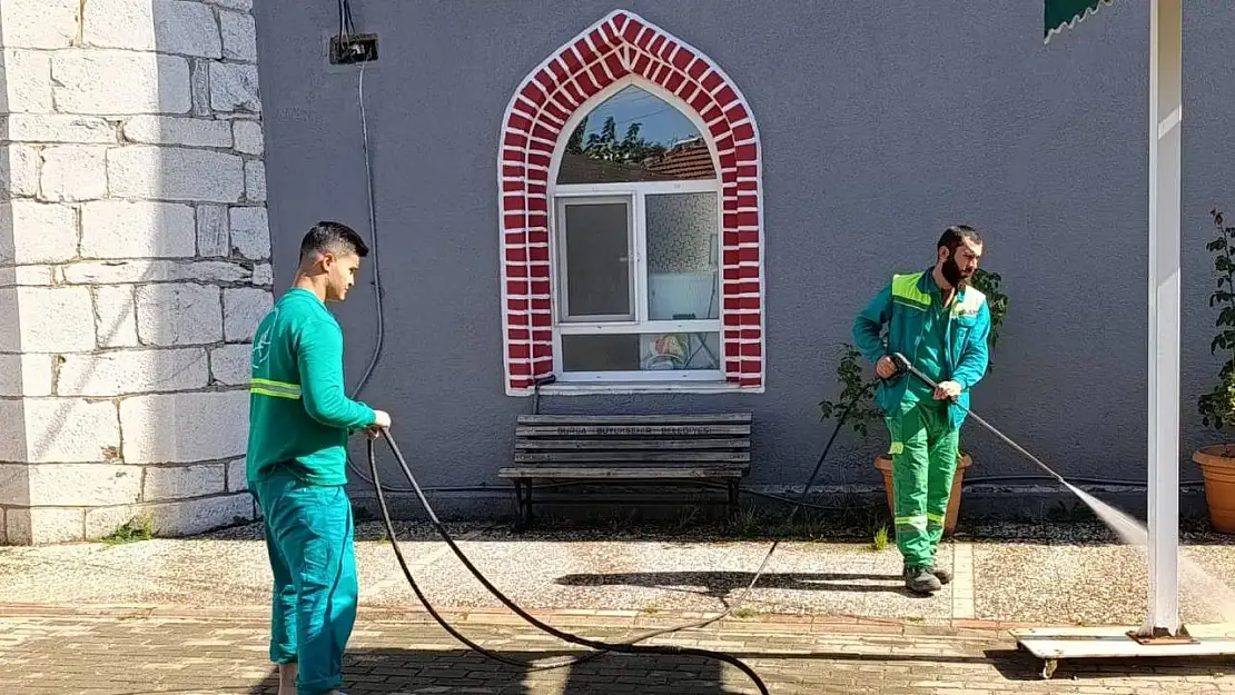 Osmangazi Belediyesi camilerde temizlik çalışması başlattı