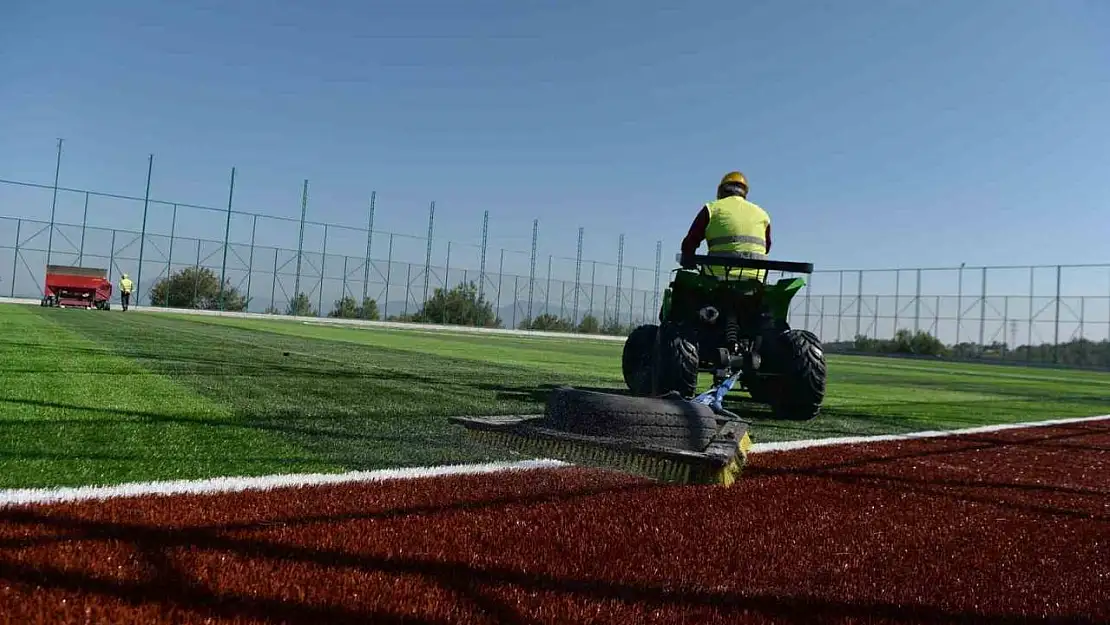 Osmangazi Belediyesi'nden Gündoğdu'ya futbol sahası