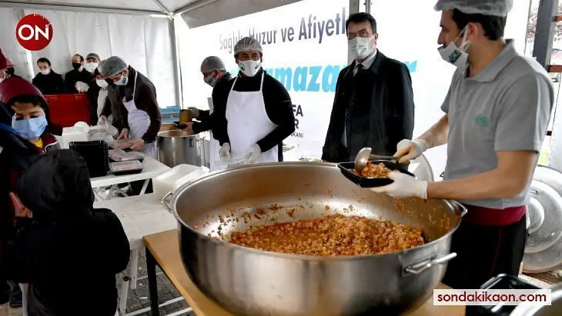 Osmangazi'de günlük 2 bin 500 kişiye sıcak iftar yemeği
