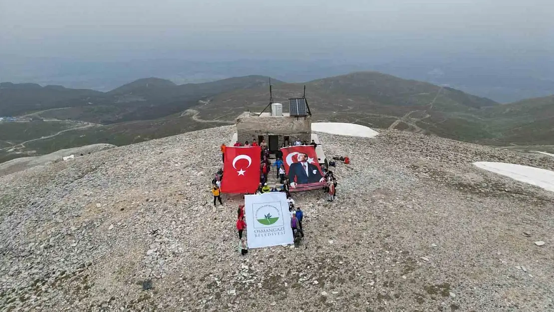 Osmangazili dağcılar Uludağ'ın zirvesinde