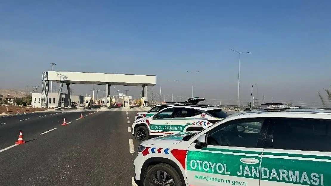 Otoyol jandarması cayrokopter ile Denizli-Aydın otoyolunda havadan denetim yaptı