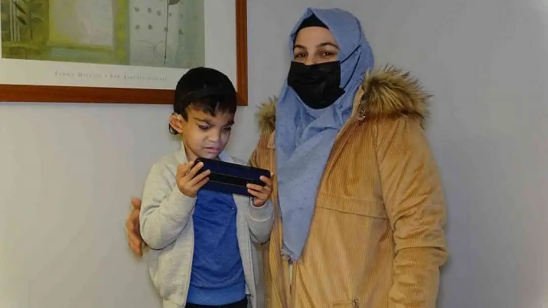 (Özel) 5 ameliyat geçiren 7 yaşındaki çocuğa en güzel hediye annesinden
