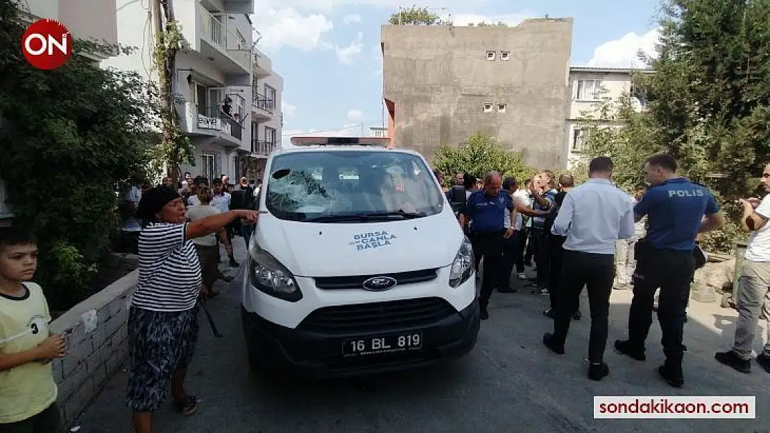 (Özel) Akıl hastanesinden belediyeye ait çakarlı araçla kaçtı, polis ekipleri kovaladı