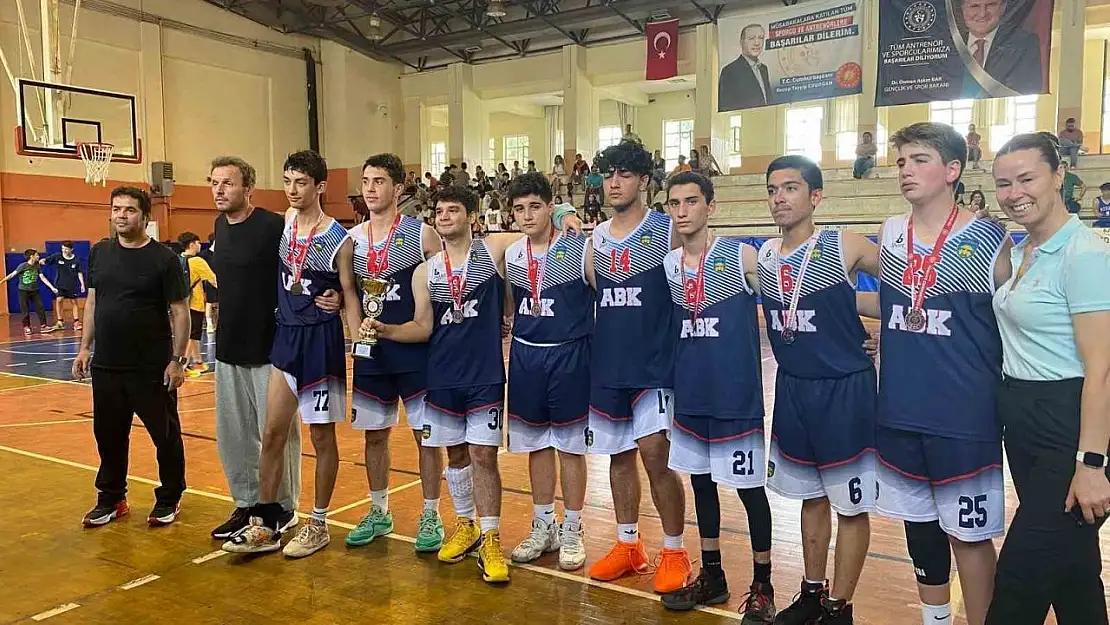 Özel Başak Koleji basketbolda Aydın ikincisi oldu